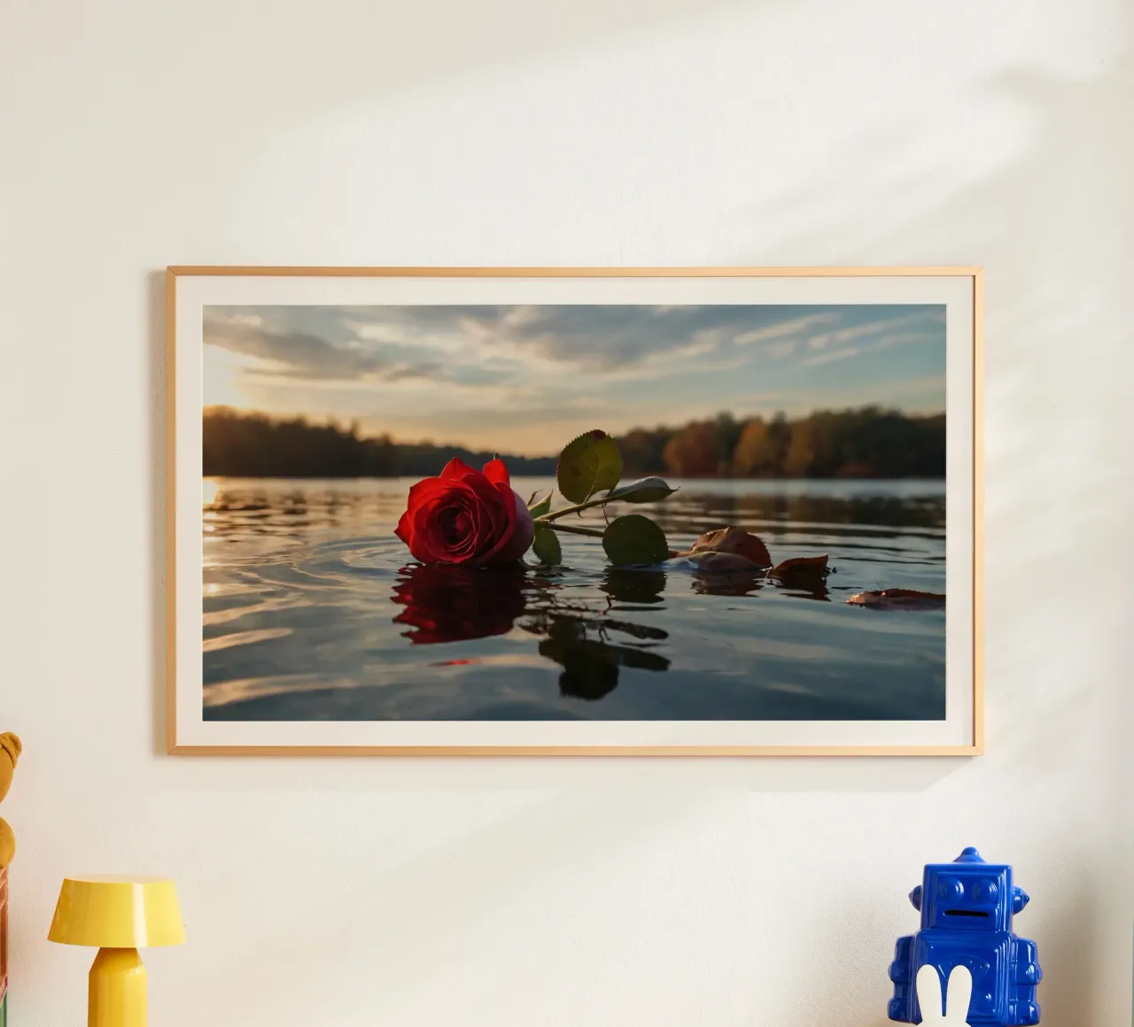 Bellissimo motivo di fiori di ciliegio rosa su rosa tenue poster con telaio in legno da DesignDoodle