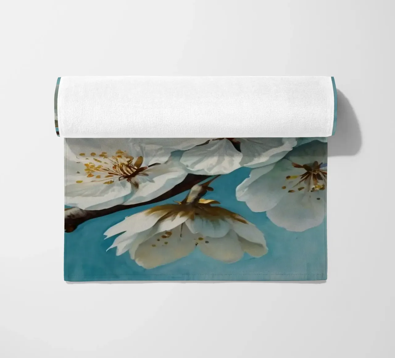 Delicati e tranquilli fiori di ciliegio bianco in fiore telo mare da DesignDoodle