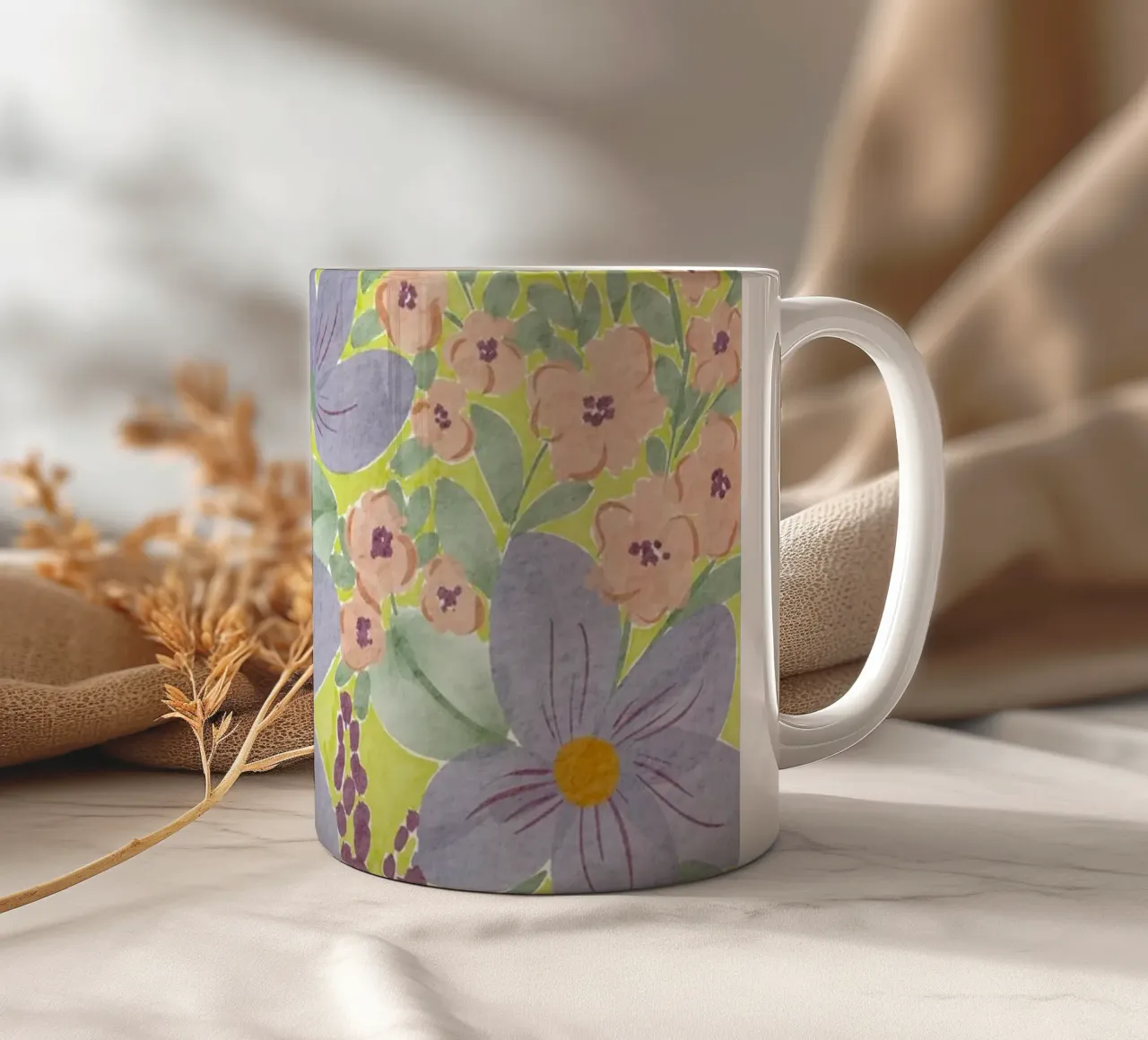 Incantevoli fiori selvatici tazza in ceramica da Nikitajariwala
