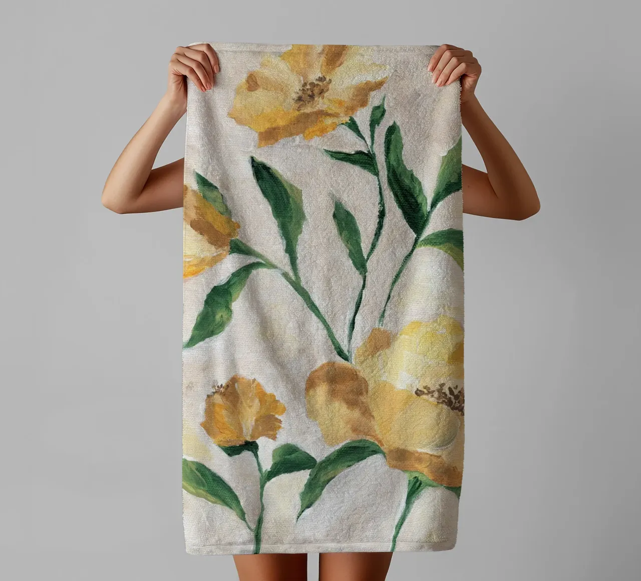 Fiori gialli e pittorici asciugamano da bagno da Nikitajariwala