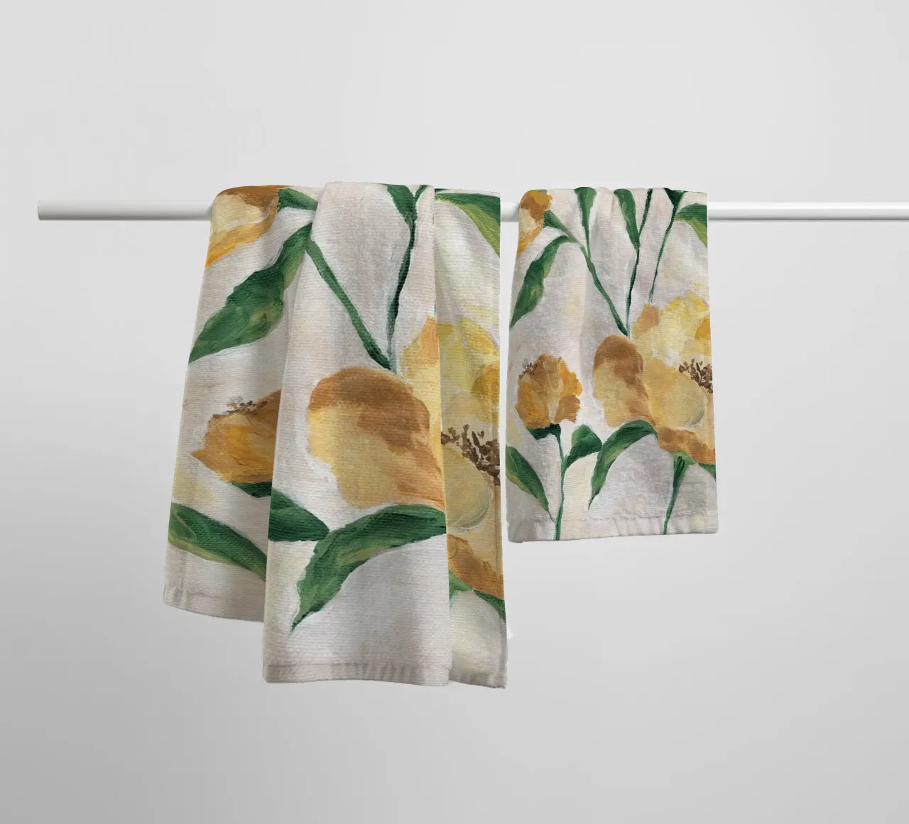 Fiori gialli e pittorici asciugamano da bagno da Nikitajariwala