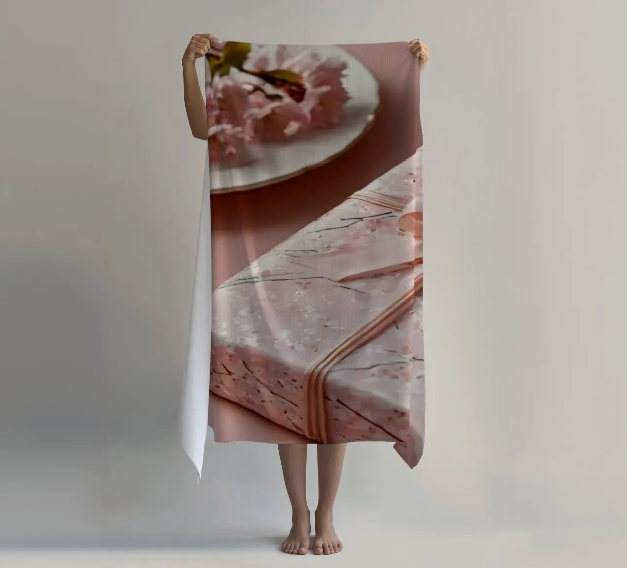 Una confezione regalo splendidamente confezionata con fiori di ciliegio pastello telo mare da DesignDoodle