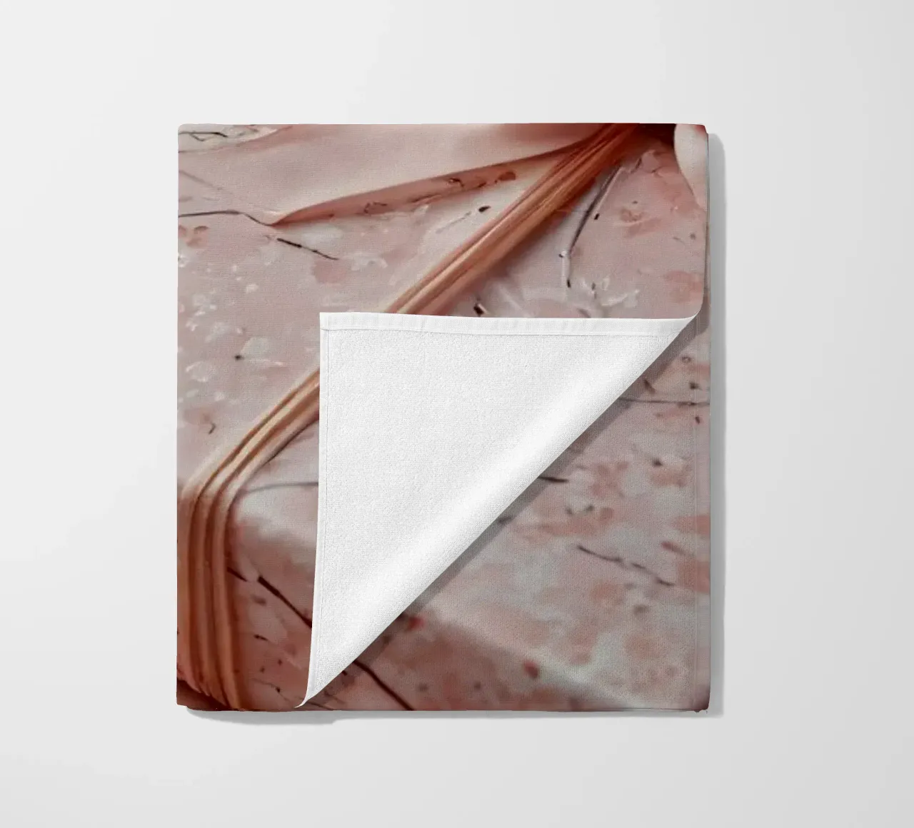 Una confezione regalo splendidamente confezionata con fiori di ciliegio pastello telo mare da DesignDoodle