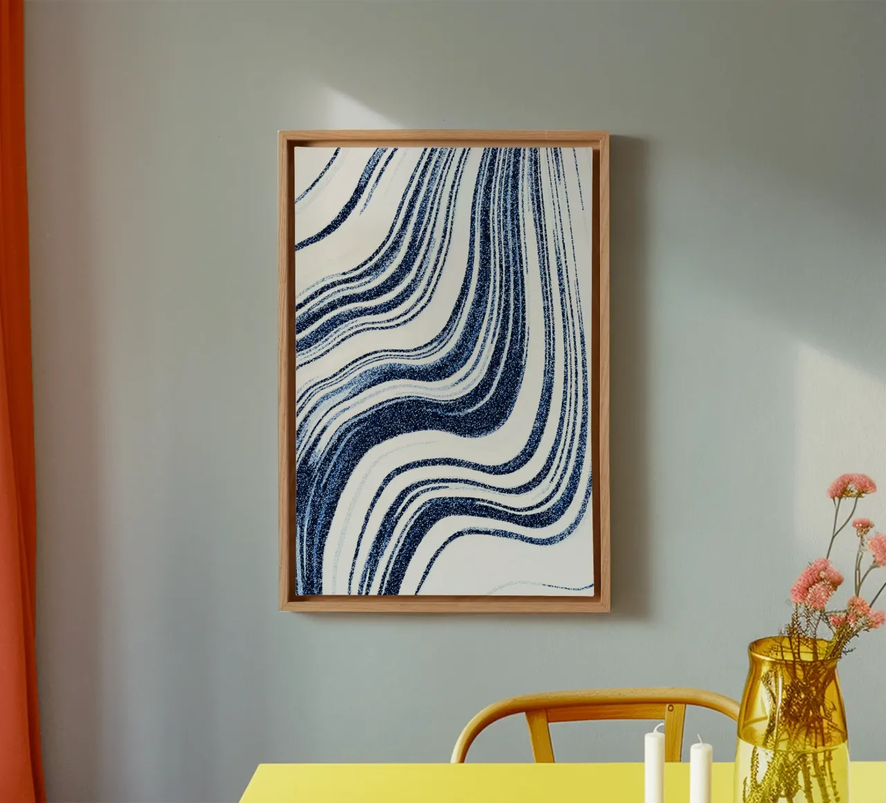 Strukturierter Marmor Indigoblau Leinwand mit Schattenfugenrahmen von SilverPegasus