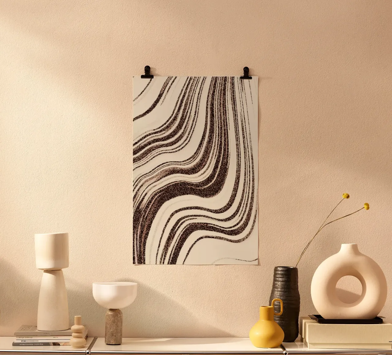 Marmo strutturato marrone e crema poster con telaio in legno da SilverPegasus