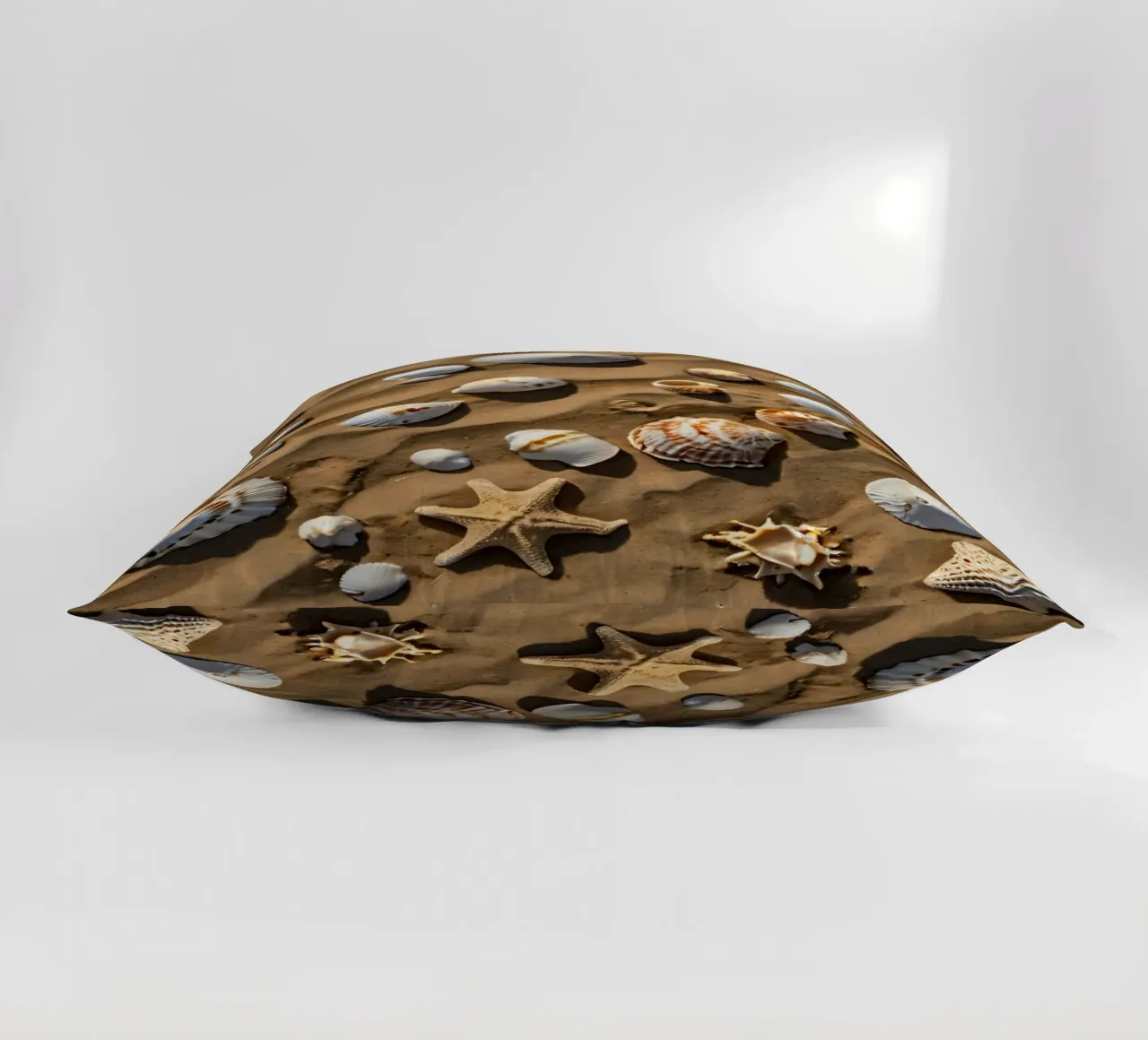 Una collezione di conchiglie e stelle marine sparse sulla sabbia cuscino da DesignDoodle