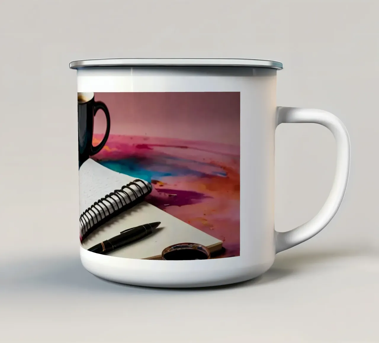 Uno spazio di lavoro accogliente con una tazza di caffè fumante tazza in smalto da DesignDoodle