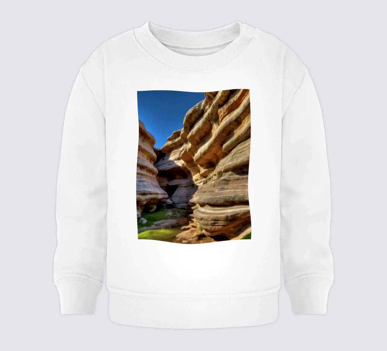Un canyon tortuoso con formazioni rocciose lisce e stratificate felpa neonato da DesignDoodle