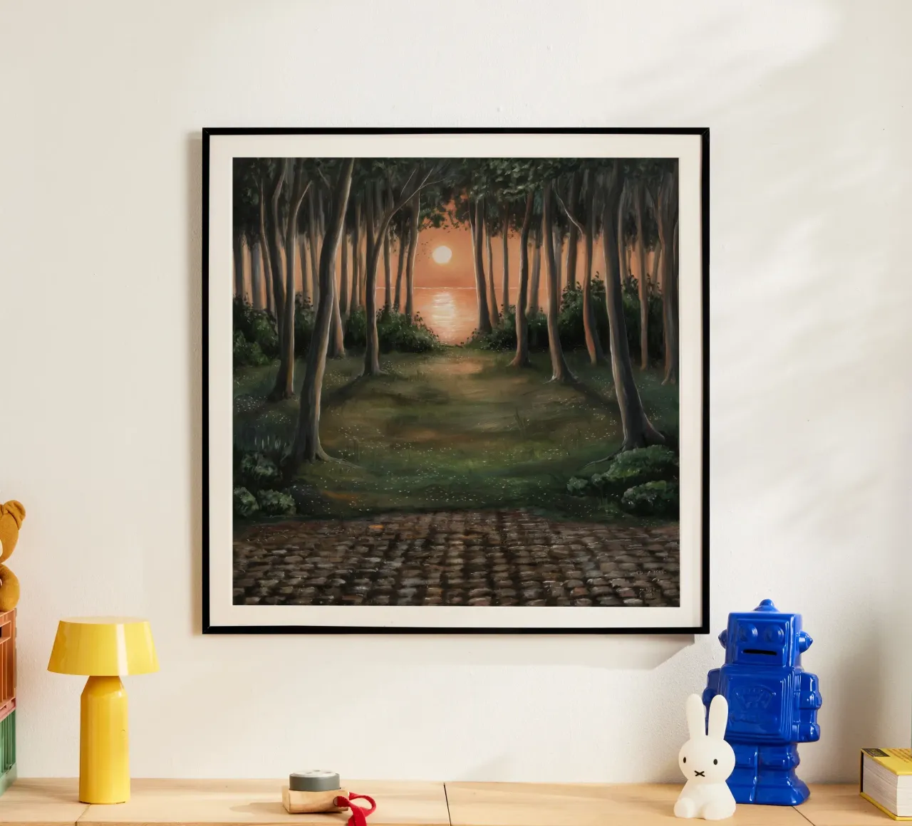 Abbraccio di un sentiero al chiaro di luna poster da Verve Pigments