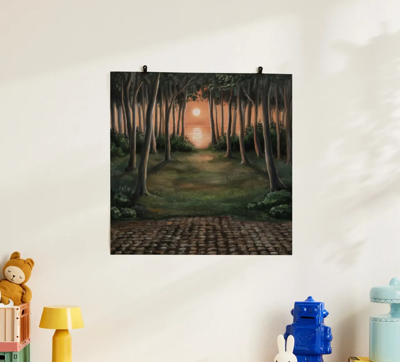 Abbraccio di un sentiero al chiaro di luna poster da Verve Pigments