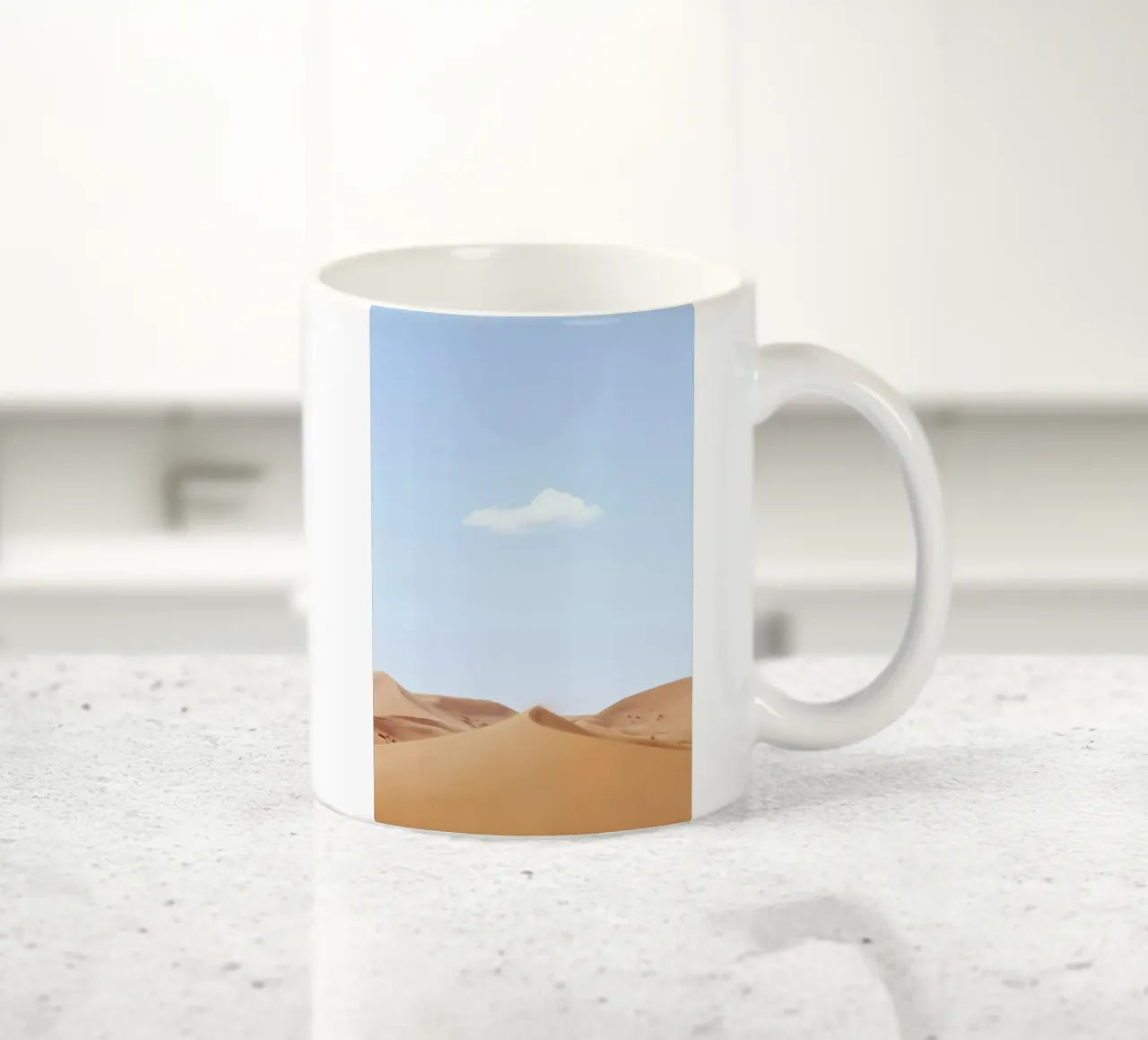 The Dune tazza in ceramica da Rupert Höller