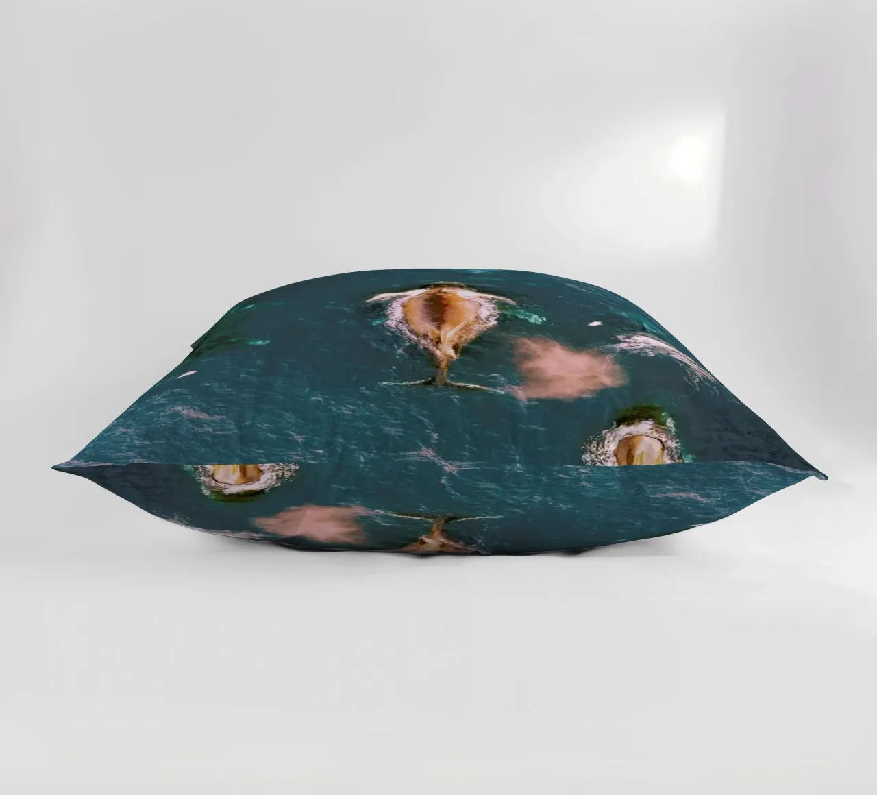 Making Waves cuscino da EyeEm Mobile GmbH