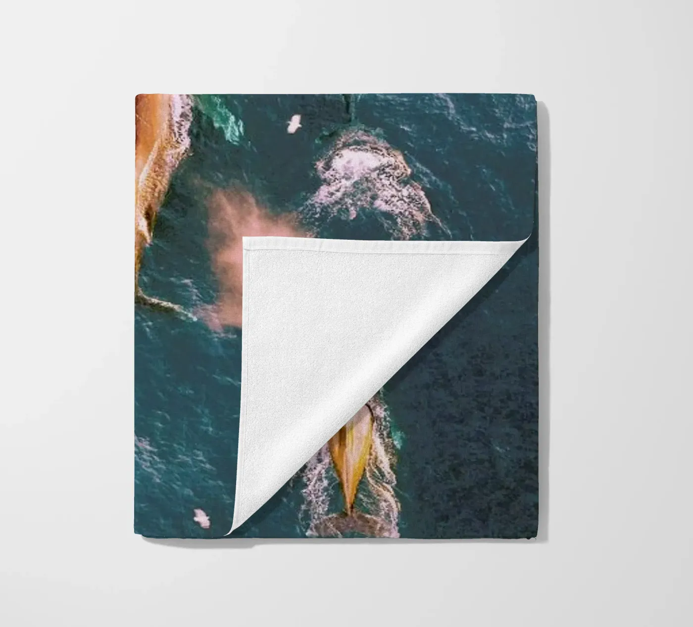 Making Waves Strandtuch von EyeEm Mobile GmbH