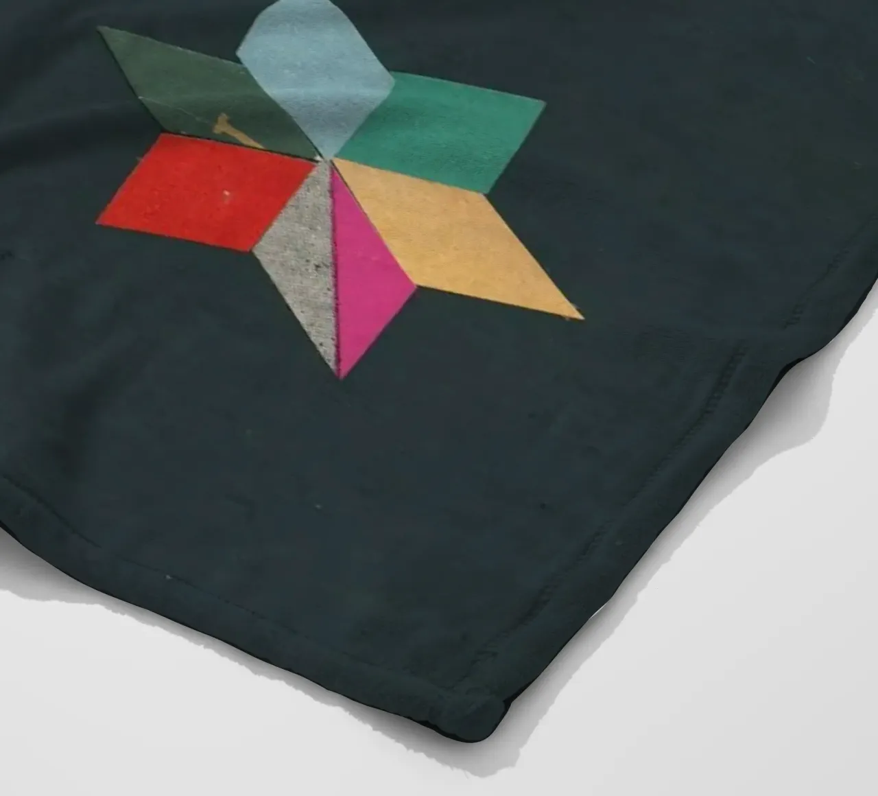 Paper Stars coperta in pile da Cassia Beck Collage