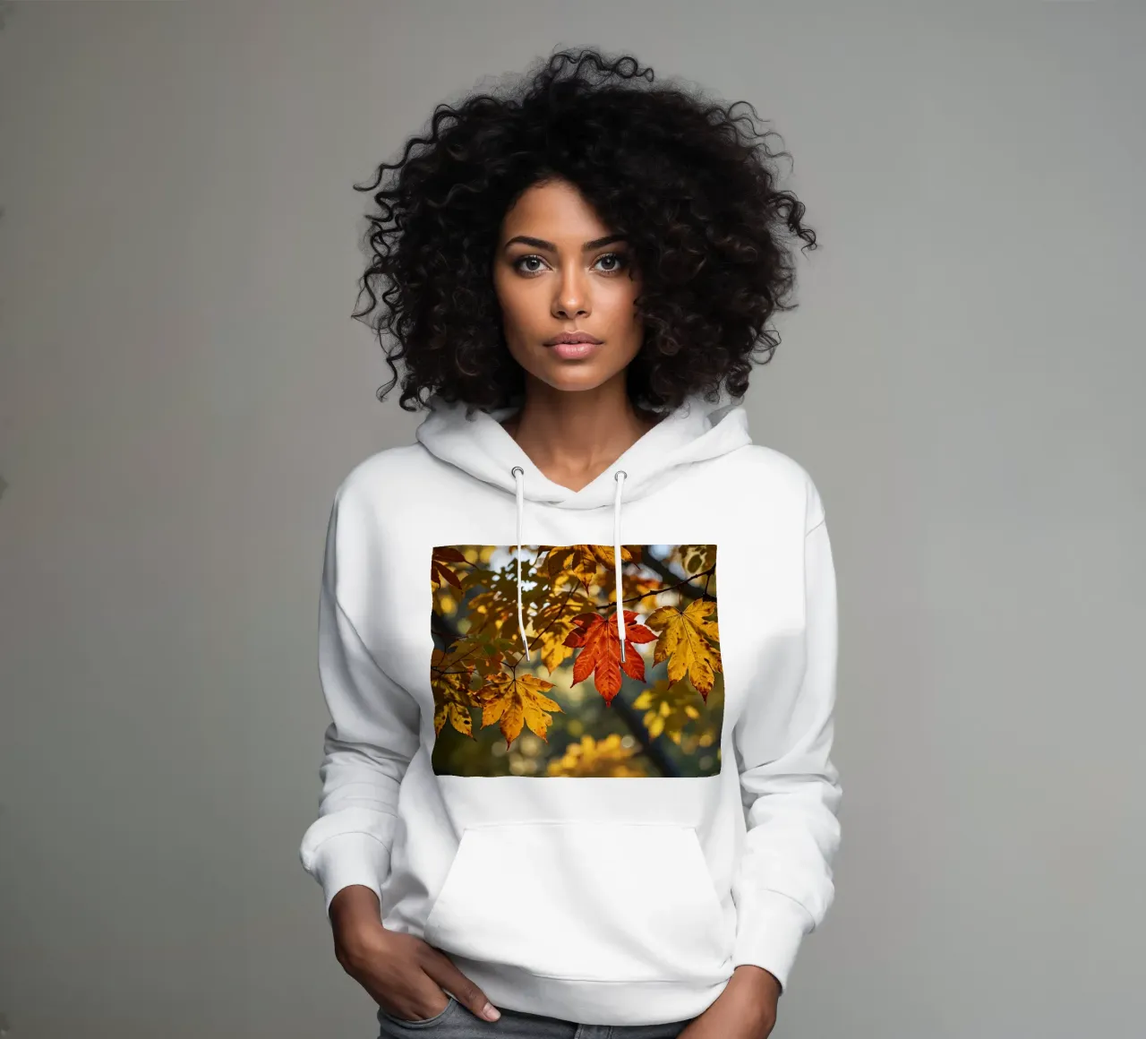Foglie autunnali colorate in un bosco tranquillo felpa con cappuccio da DesignDoodle