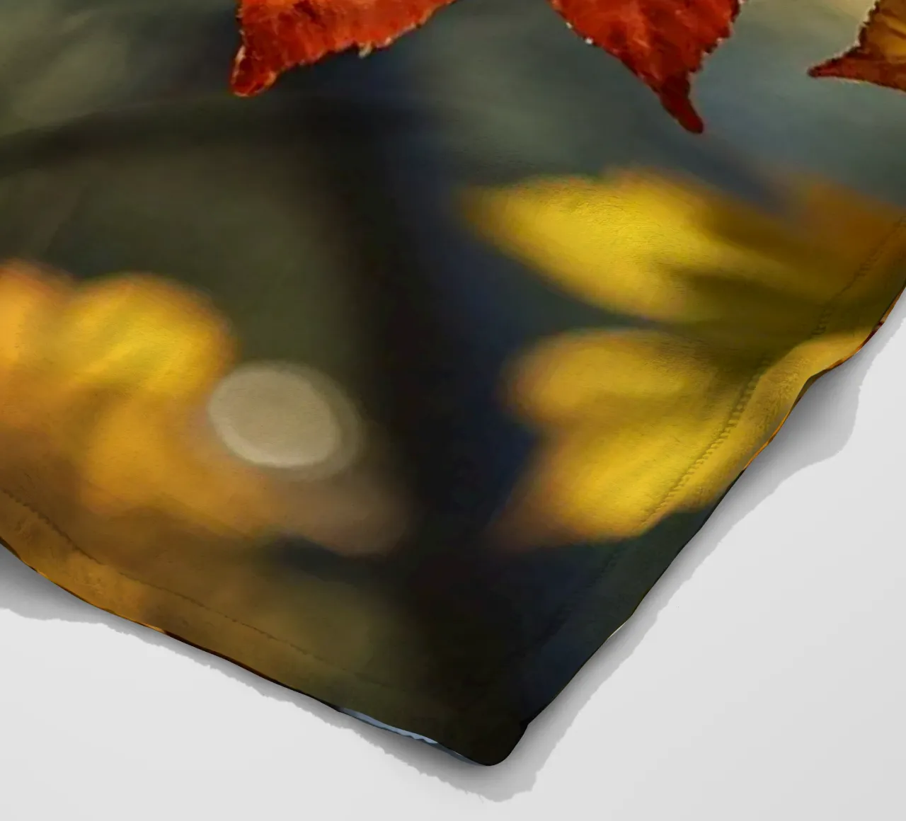 Foglie autunnali colorate in un bosco tranquillo coperta in pile da DesignDoodle