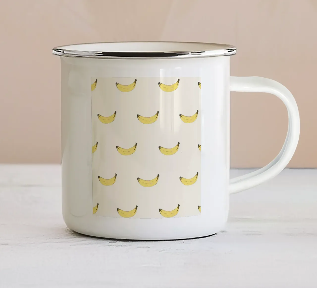 Little Bananas tazza in smalto da Miriam Dück Pattern Design & Art