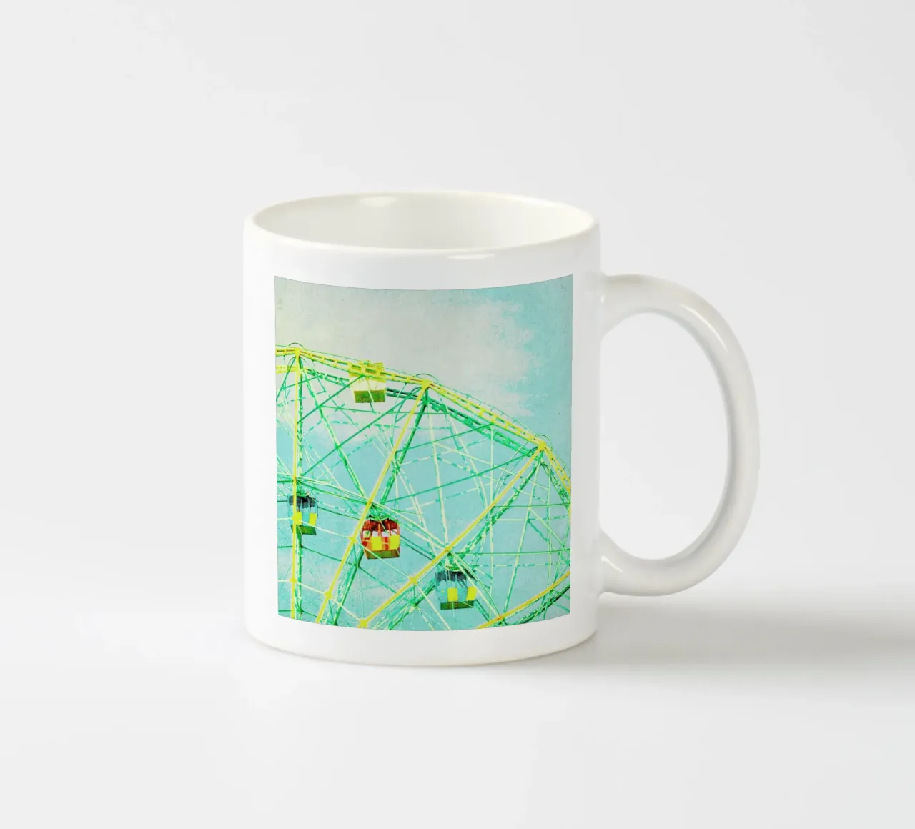 Ferris Wheel tazza in ceramica da Mina Teslaru