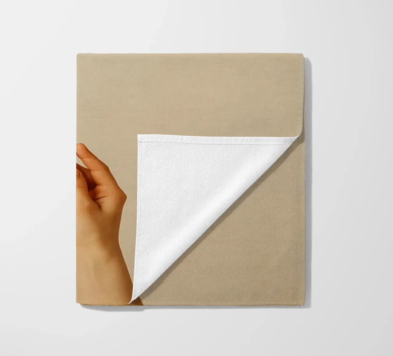 Held by a String: A Terracotta Heart Balloon telo mare da Mosaic Dialogue