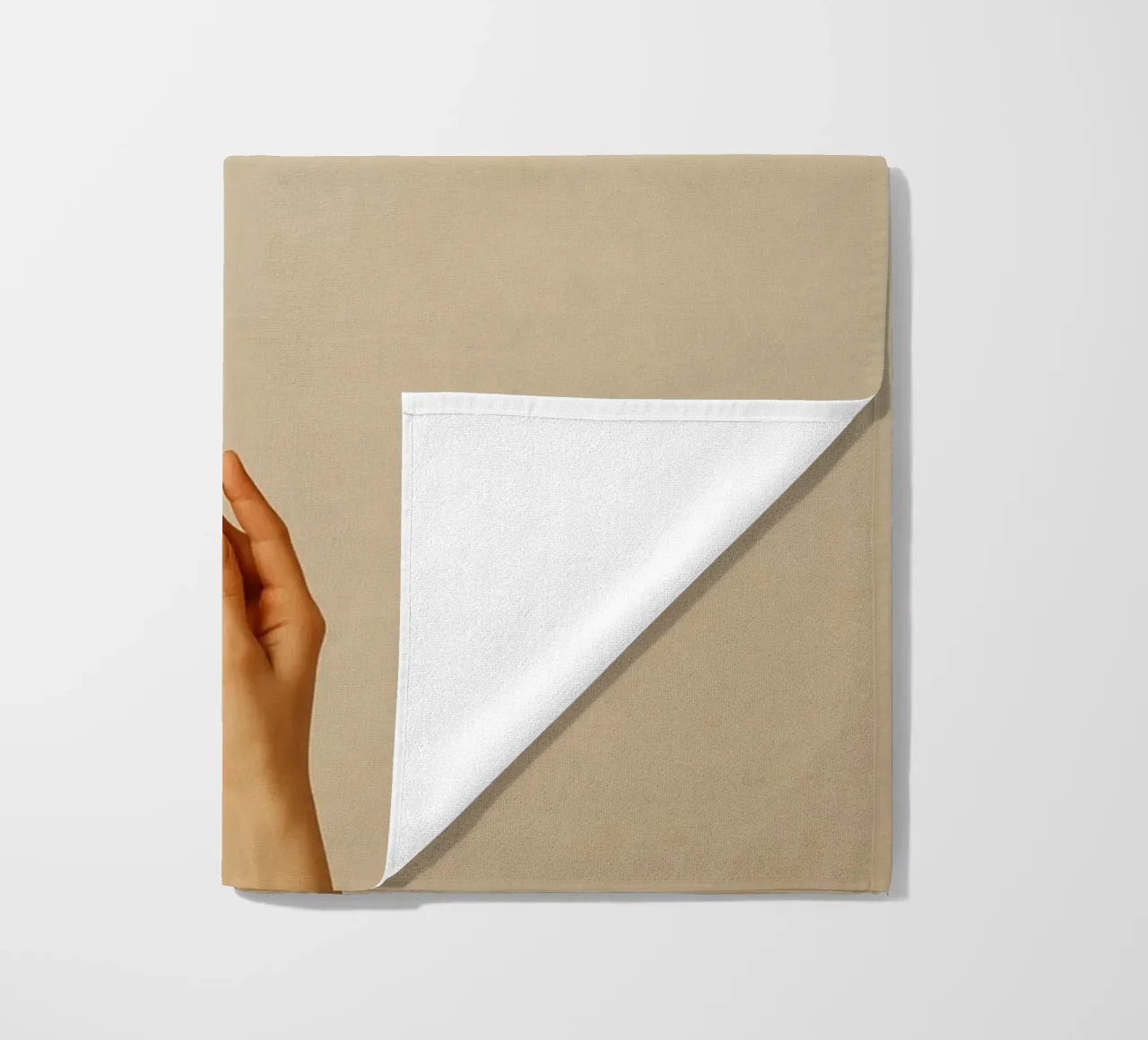 Held by a String: A Terracotta Heart Balloon telo mare da Mosaic Dialogue