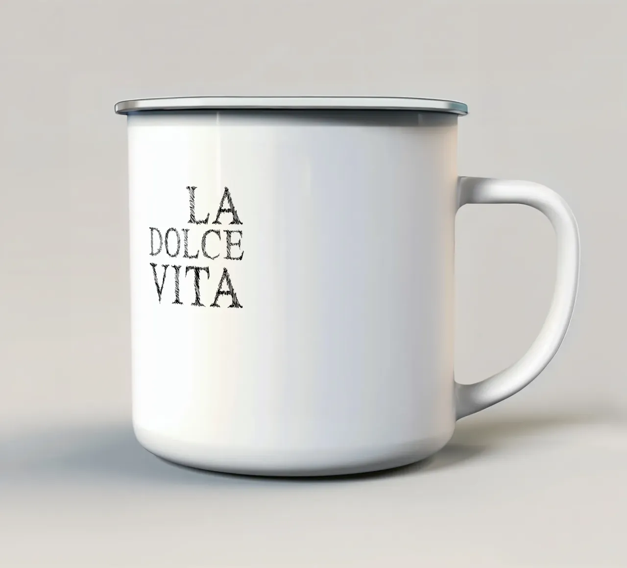 La Dolce Vita tazza in smalto da YV TYPOGRAPHY