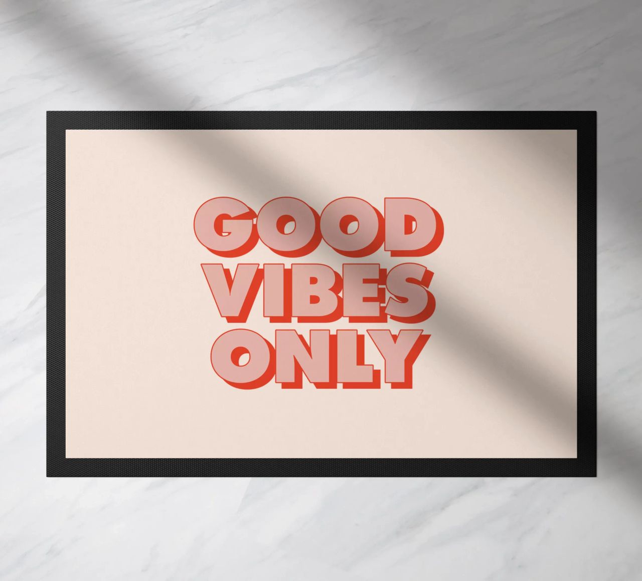 Solo buone vibrazioni zerbino da THE MOTIVATED TYPE