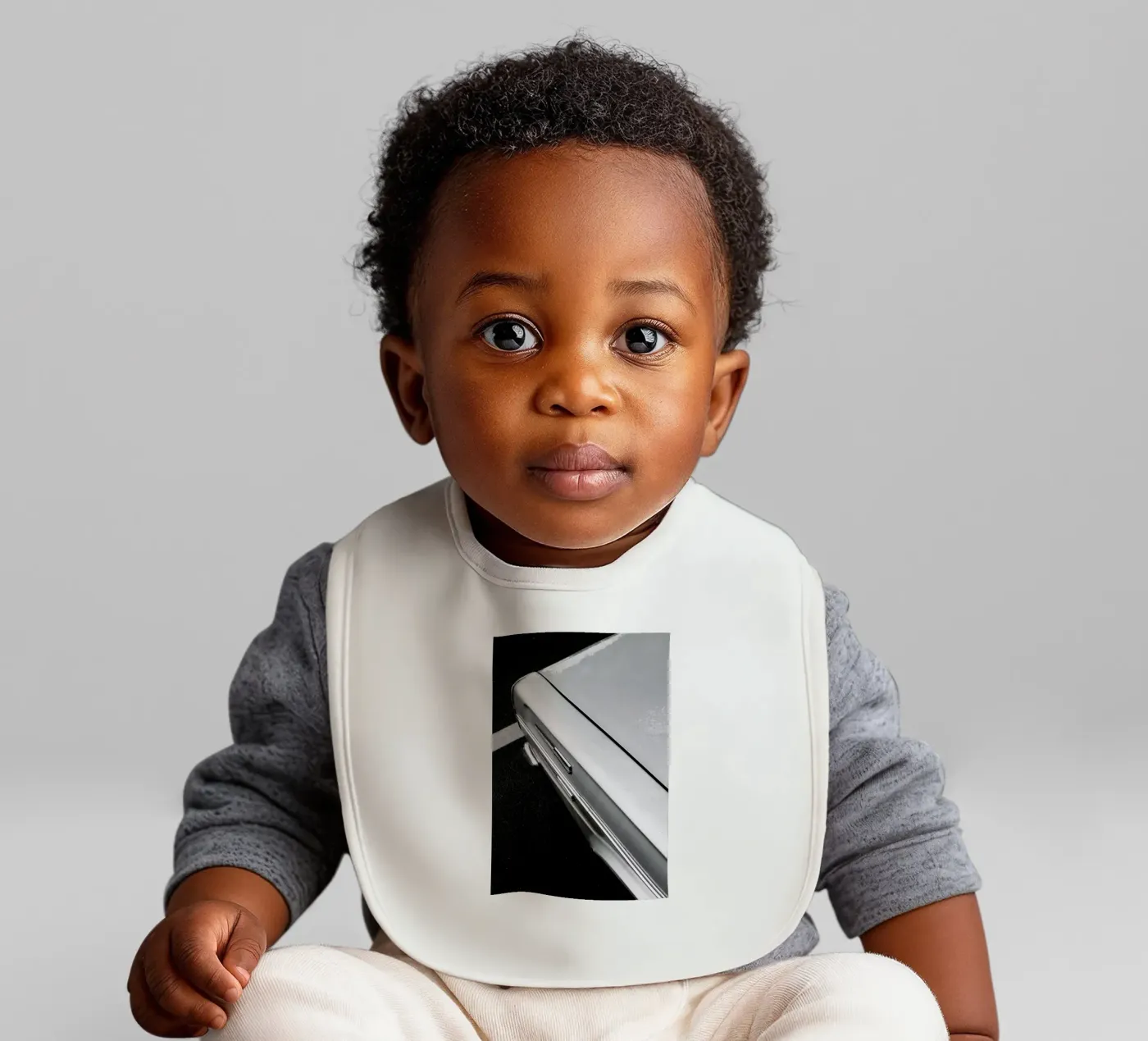 Abstract Dodge Babylätzchen von Sebastian Hilgetag