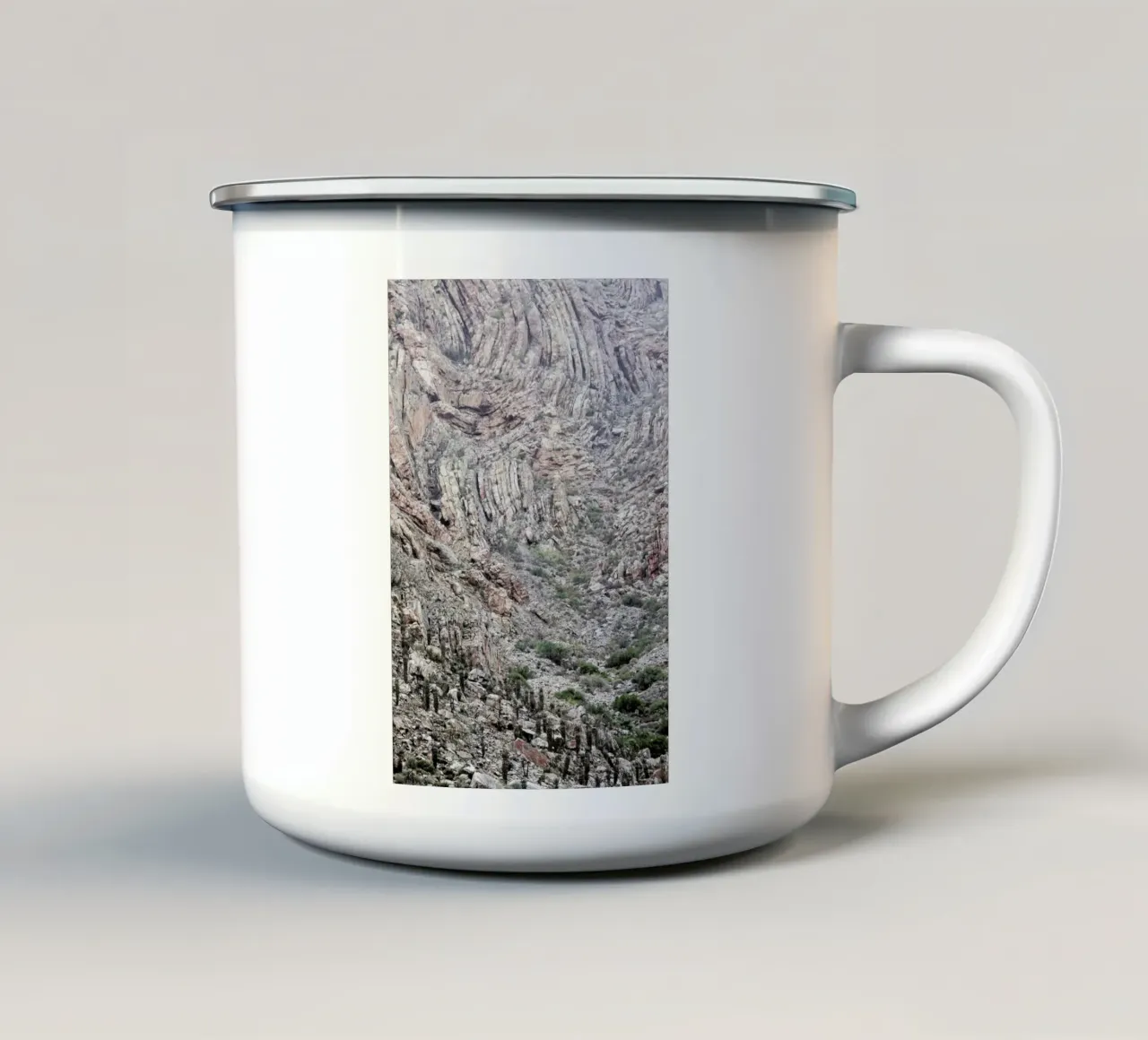 Geografik 02 tazza in smalto da Shot By Clint