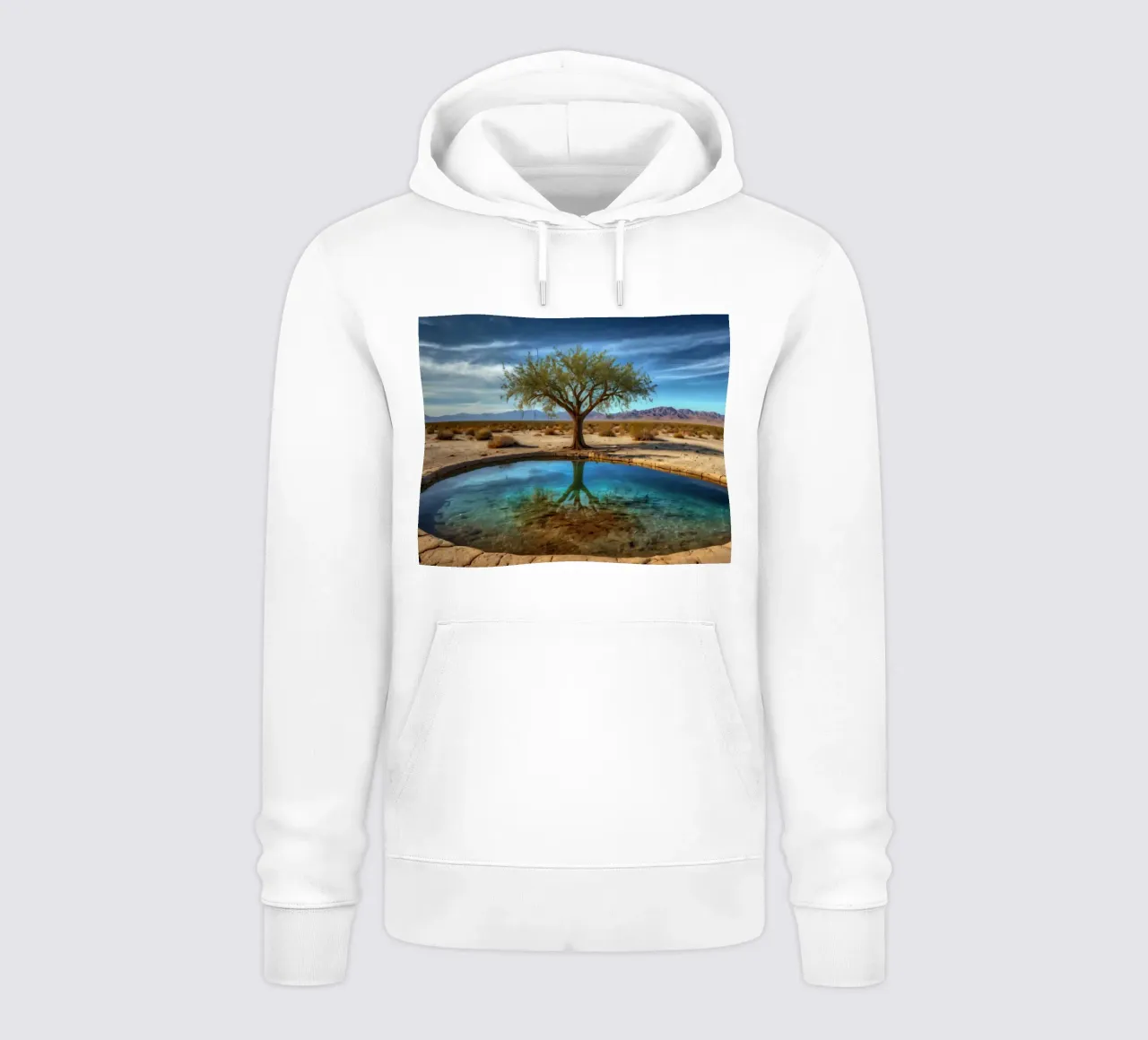 Un'oasi di pace nel deserto con un albero vivace che si riflette in un'atmosfera limpida. felpa con cappuccio da DesignDoodle