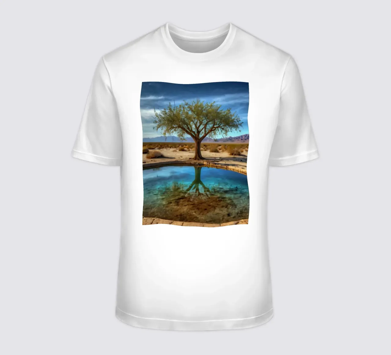 Un'oasi di pace nel deserto con un albero vivace che si riflette in un'atmosfera limpida. t-shirt da DesignDoodle