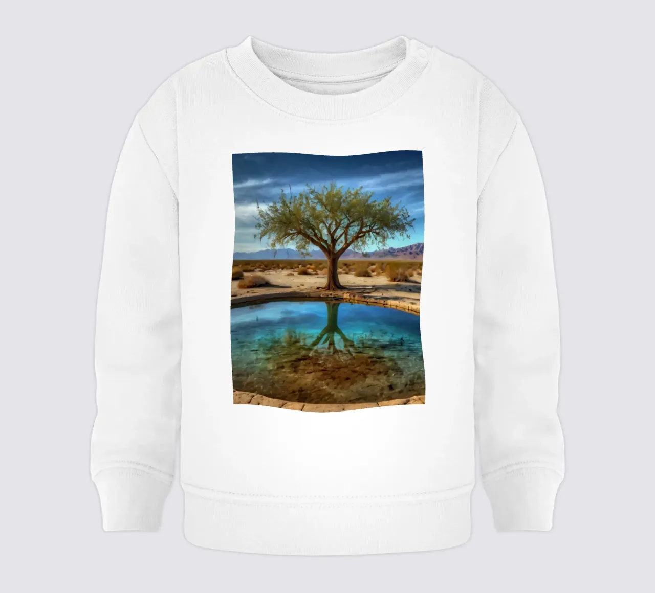 Un'oasi di pace nel deserto con un albero vivace che si riflette in un'atmosfera limpida. felpa neonato da DesignDoodle