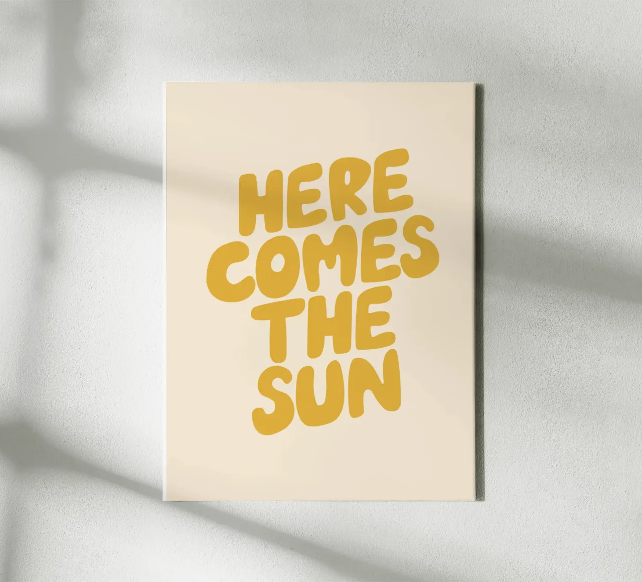 Arriva il sole tela con Cornice a cassetta da THE MOTIVATED TYPE