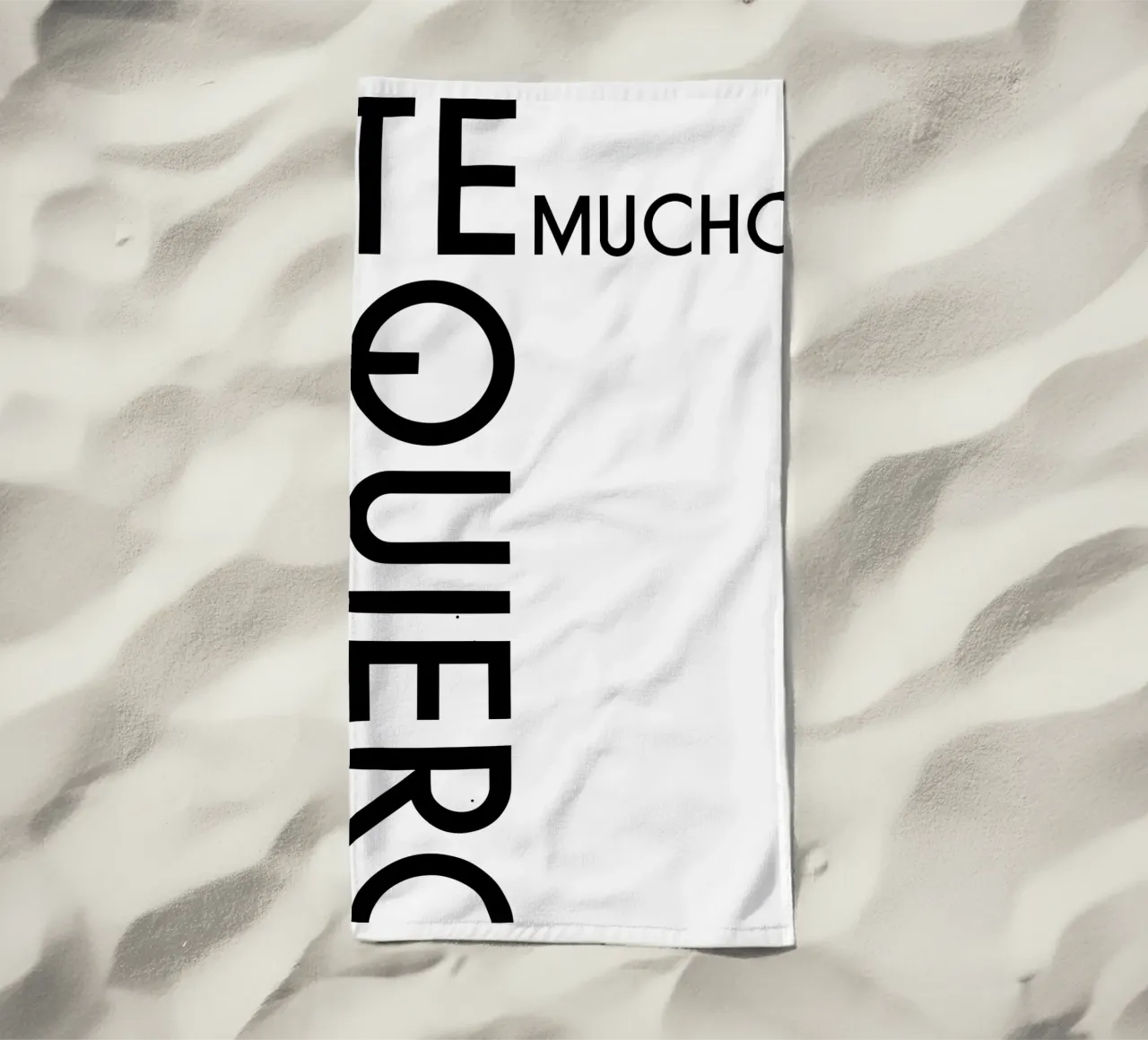 Ti amo molto telo mare da YV TYPOGRAPHY