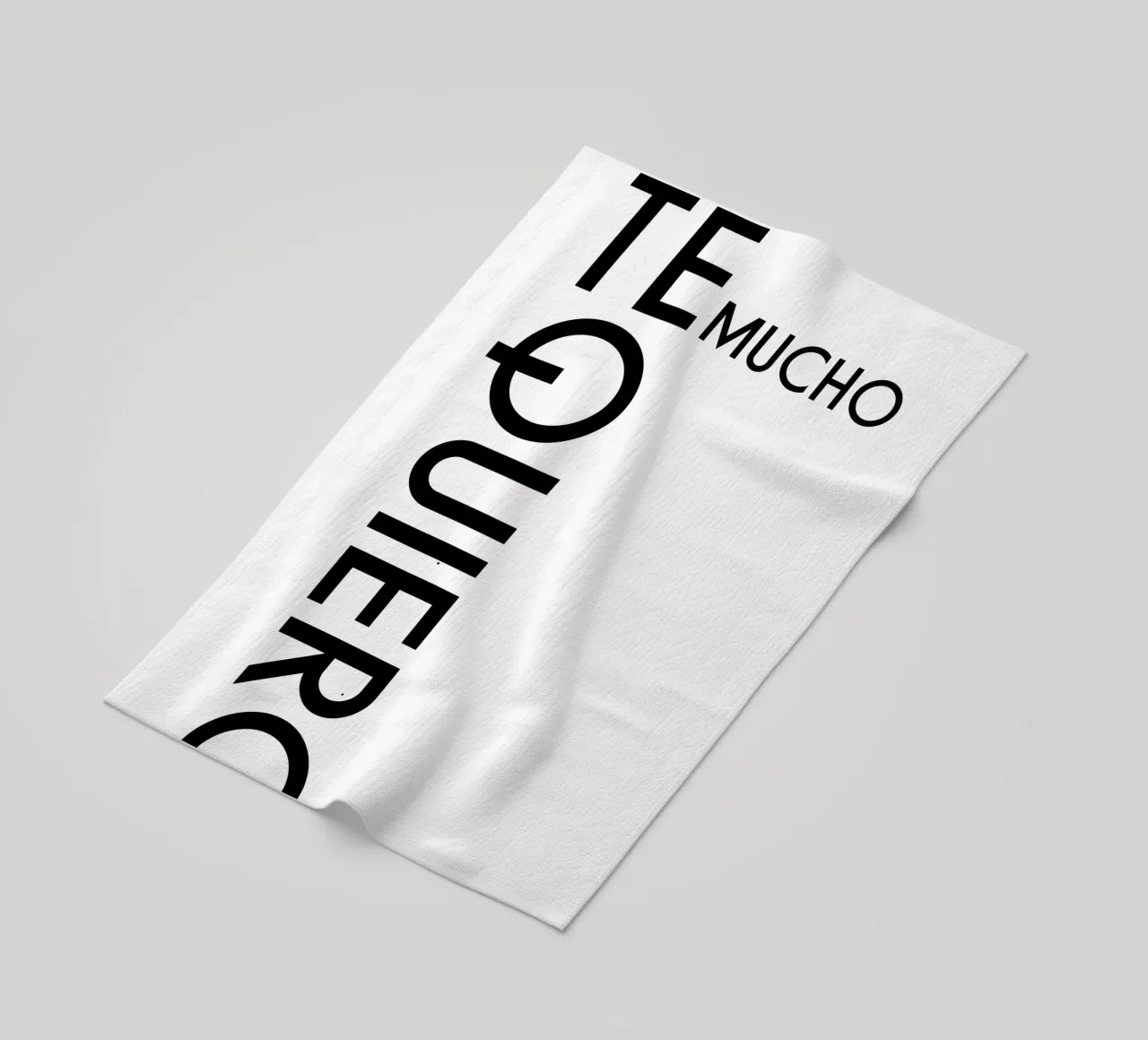 Ti amo molto telo mare da YV TYPOGRAPHY