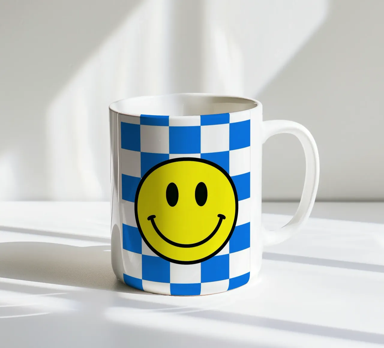 smiling face ceramic mug by PitaraS