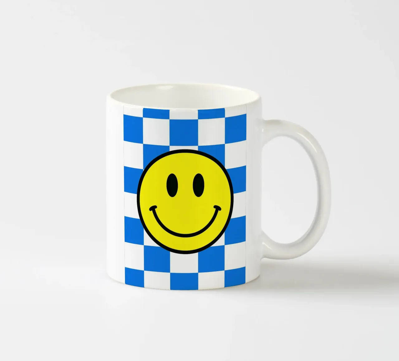 smiling face ceramic mug by PitaraS