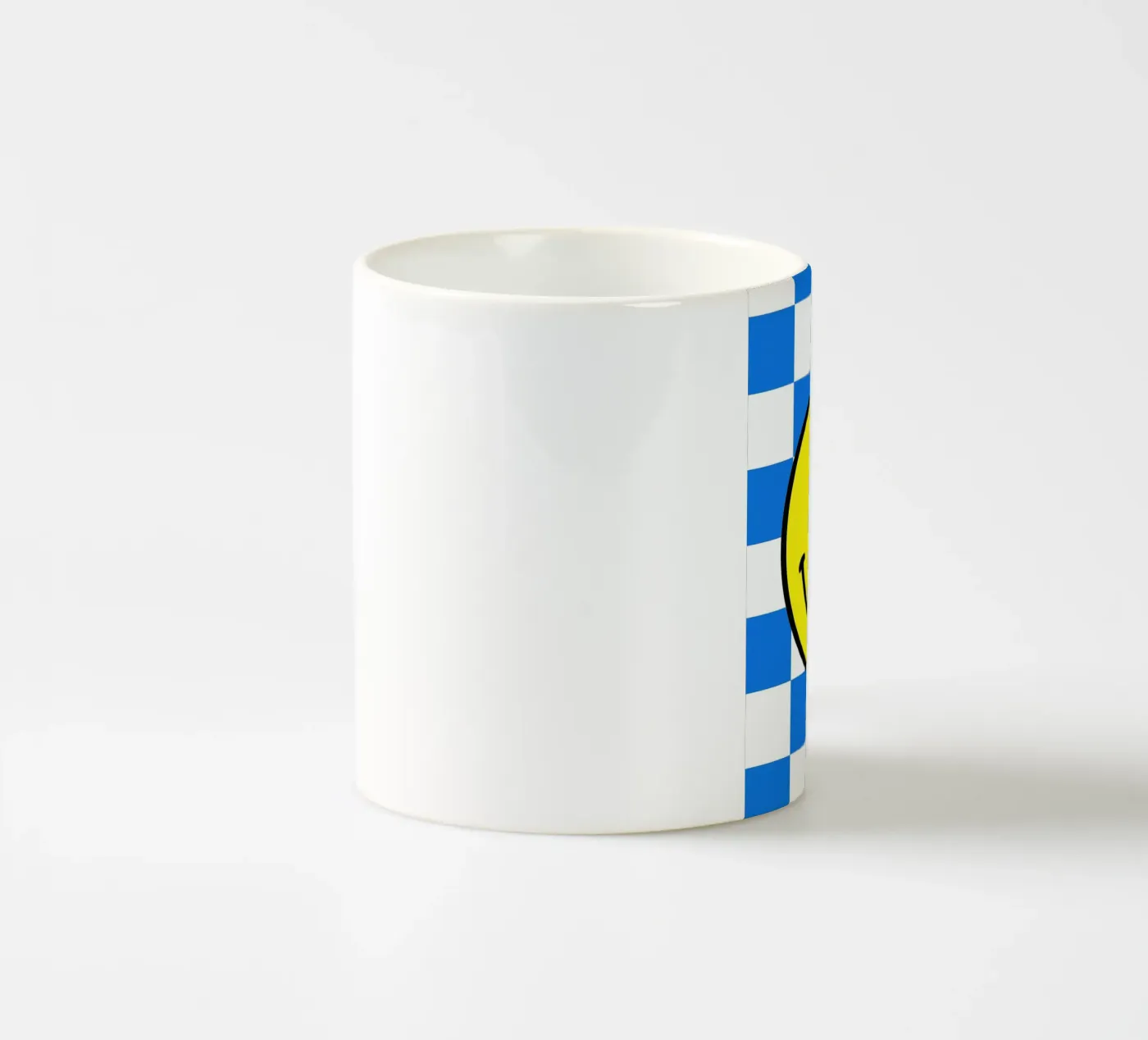 smiling face ceramic mug by PitaraS