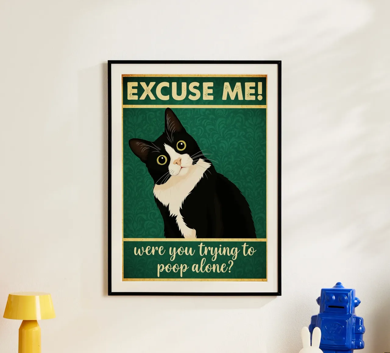 Stavi cercando di fare la cacca da solo Gatto Bagno divertente poster con telaio in alluminio da PitaraS