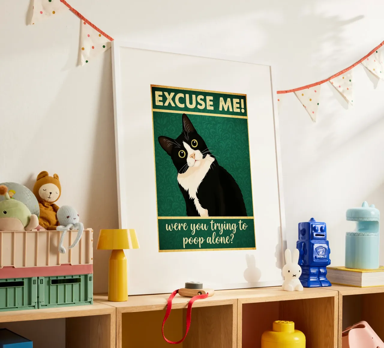 Stavi cercando di fare la cacca da solo Gatto Bagno divertente poster con telaio in alluminio da PitaraS