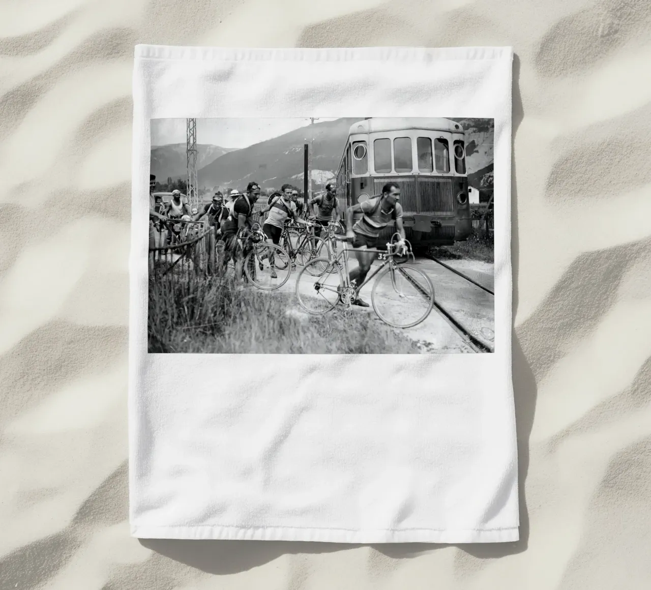 Giro di Francia telo mare da Black And White