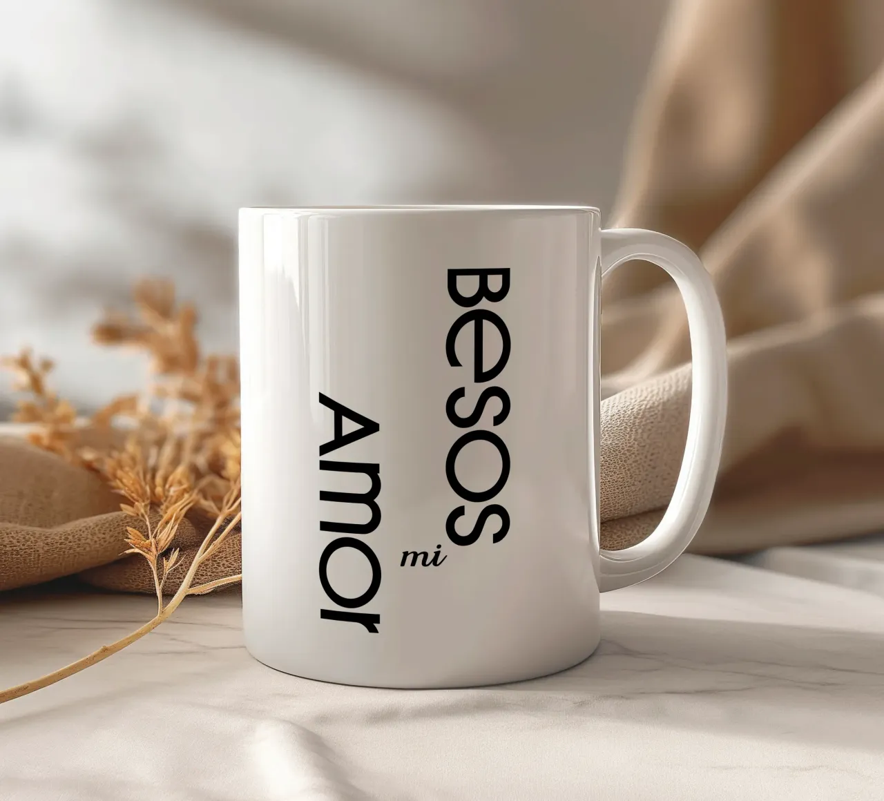 Baci amore mio tazza in ceramica da YV TYPOGRAPHY