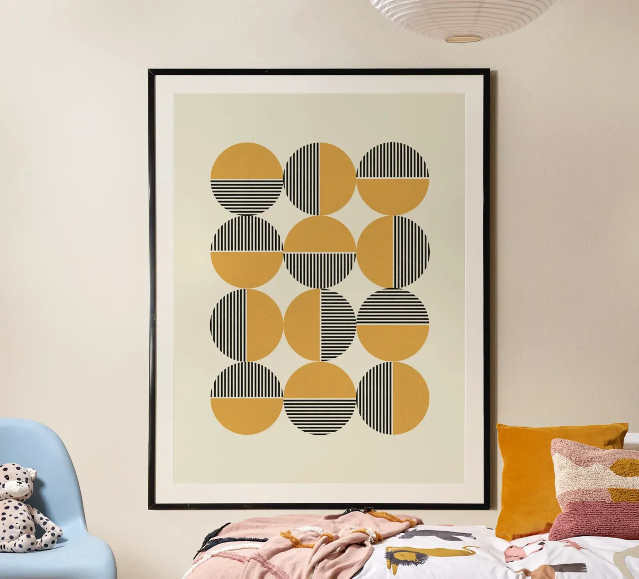 Cerchio con motivo a strisce Modernariato di metà secolo poster con telaio in plastica da MoonlightPrint