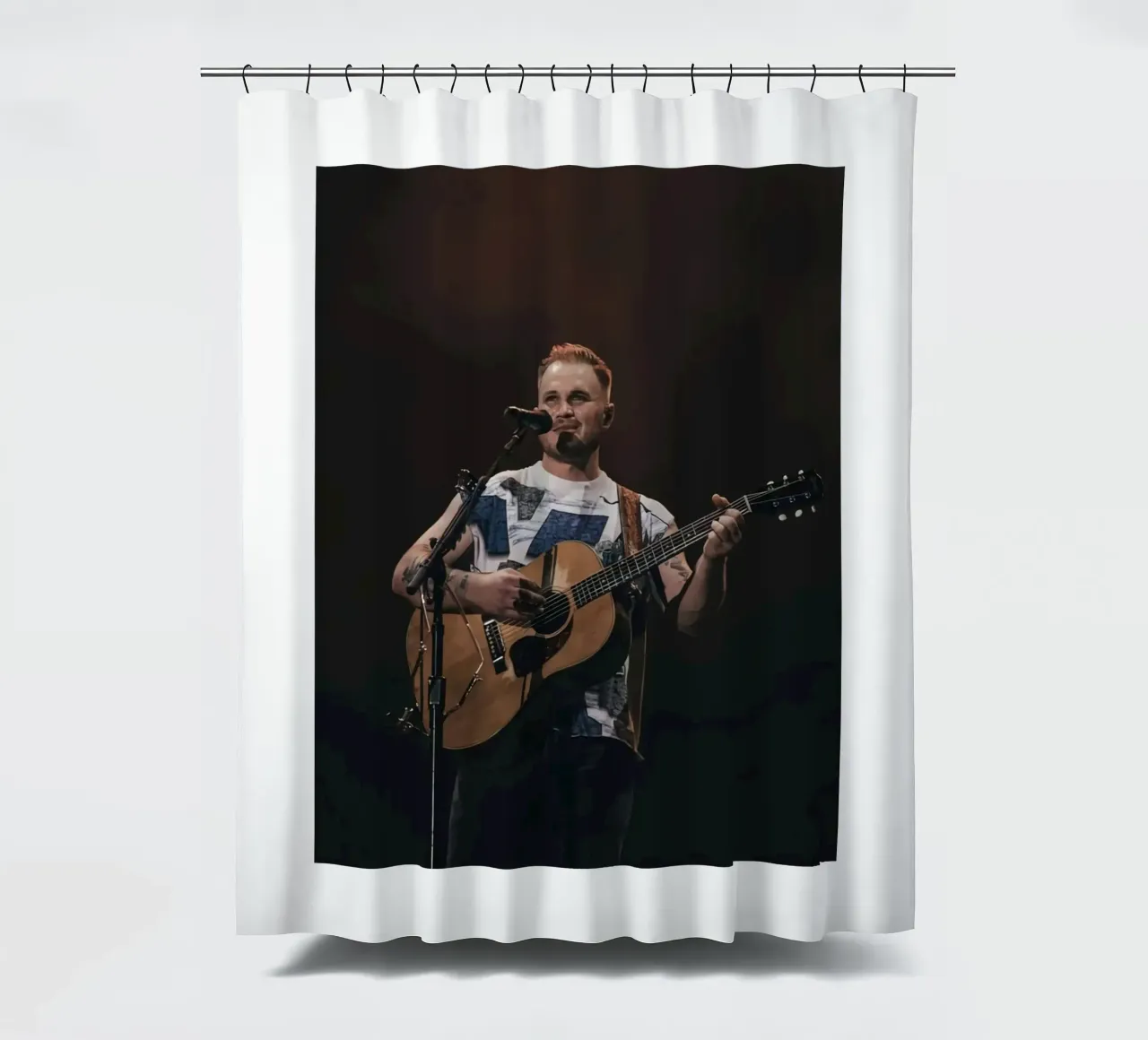 Live-Performance von Zach Bryan Duschvorhang von guesmatarko