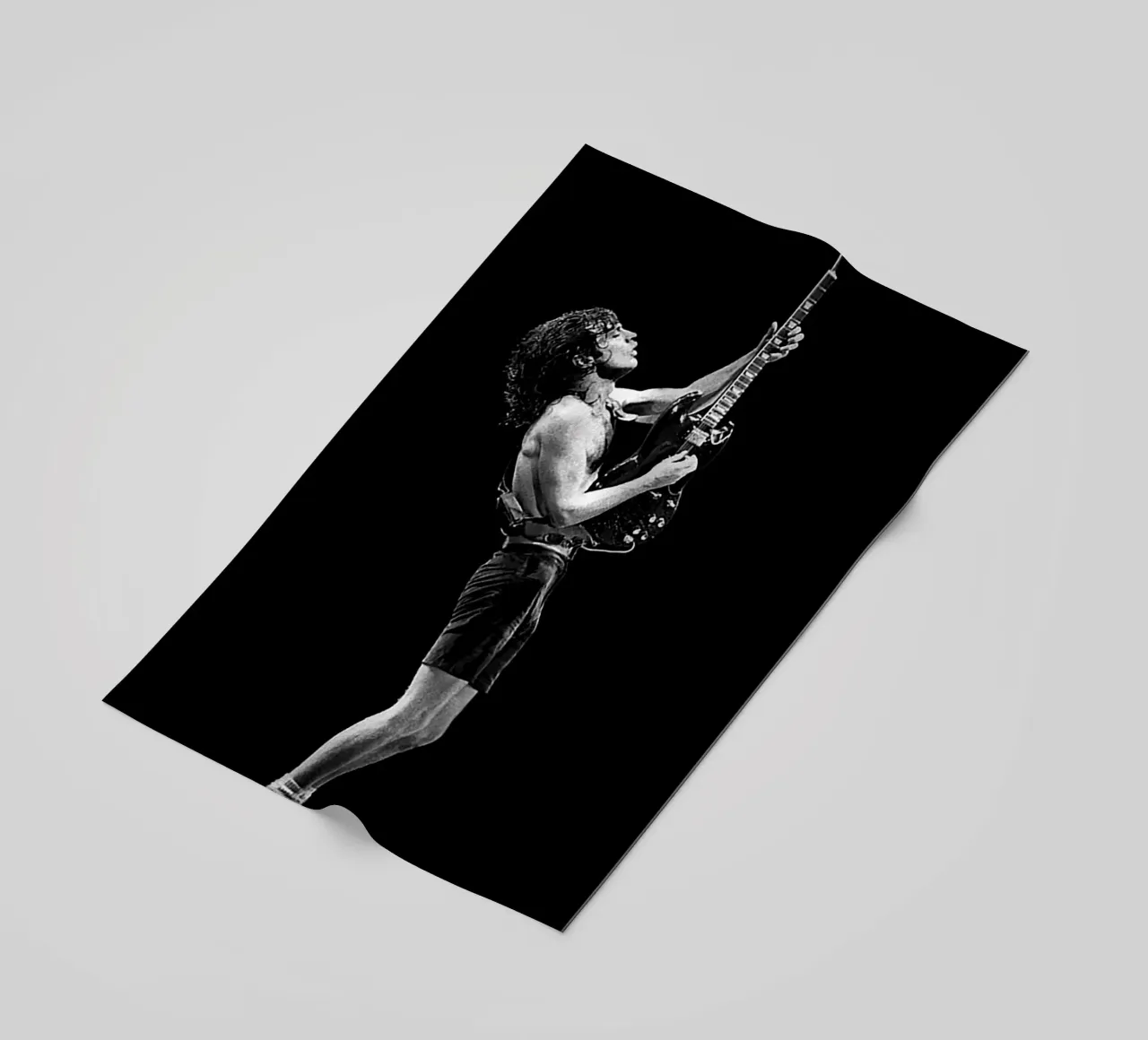 Young Angus Strandtuch von Attaboy Dsgn