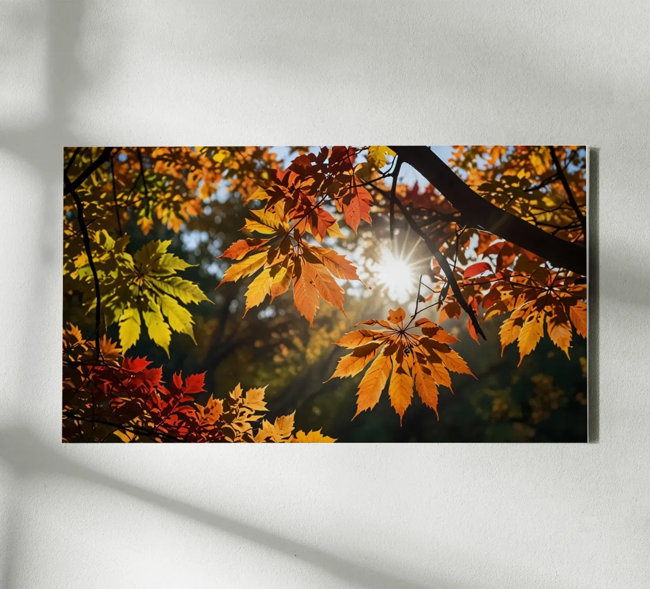 Foglie d'autunno dai colori vivaci illuminate dalla luce del sole tela con Cornice a cassetta da DesignDoodle