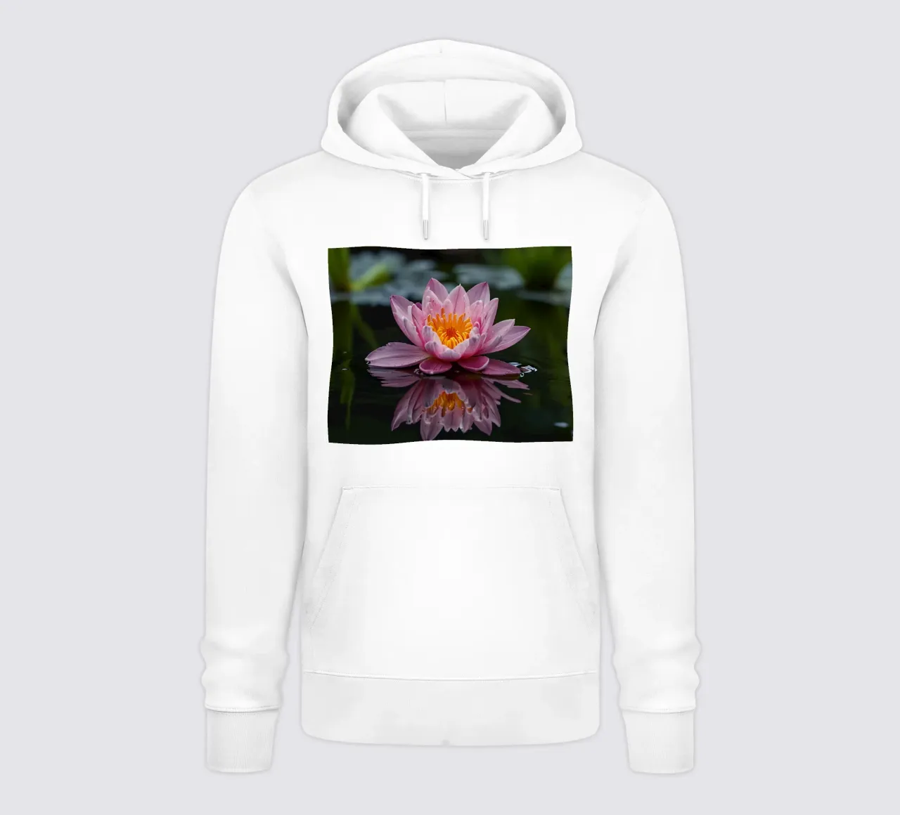 Una colorata ninfea rosa fiorisce con grazia felpa con cappuccio da DesignDoodle