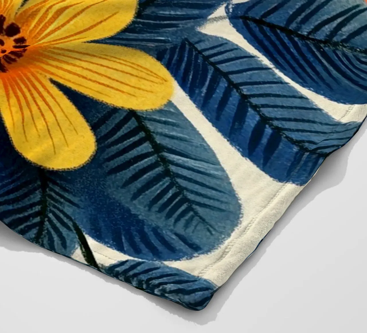Fiori e foglie coperta in pile da Curious Canvas