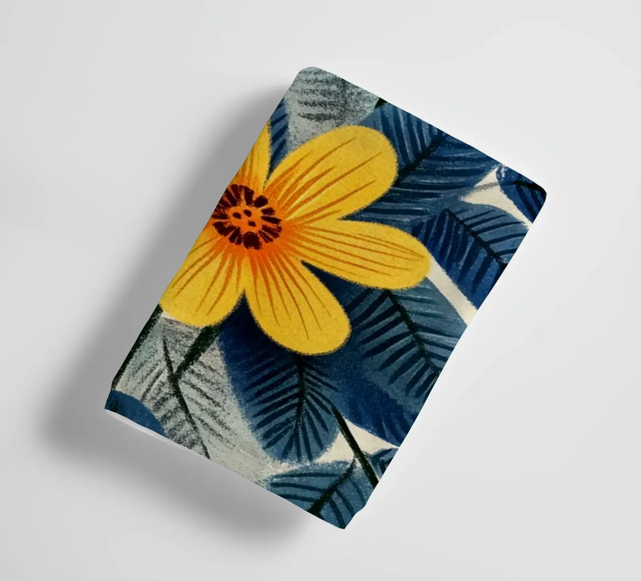 Fiori e foglie asciugamano da bagno da Curious Canvas