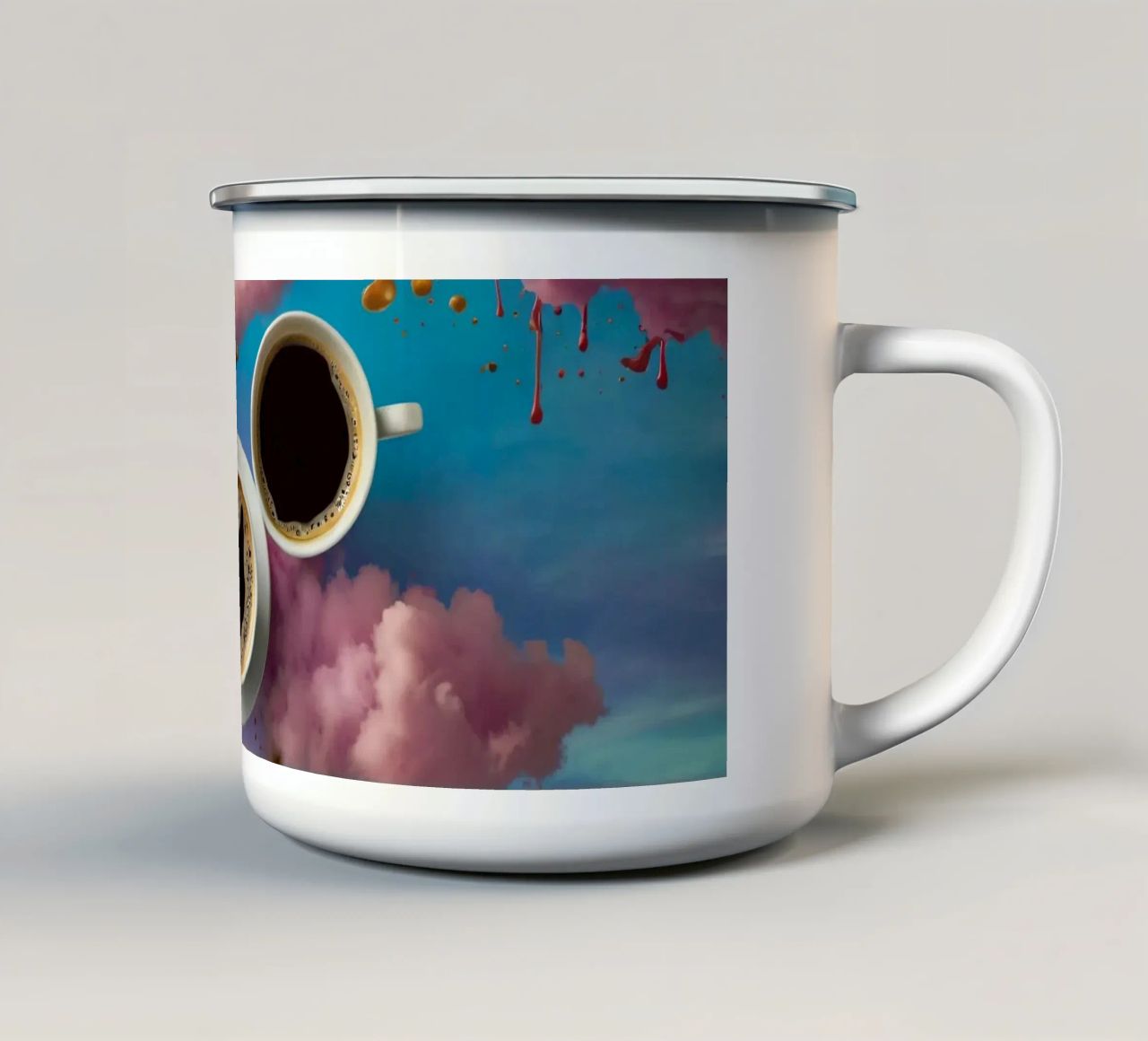 Due tazze di caffè fumanti appoggiate in cima a nuvole colorate arte tazza in smalto da DesignDoodle