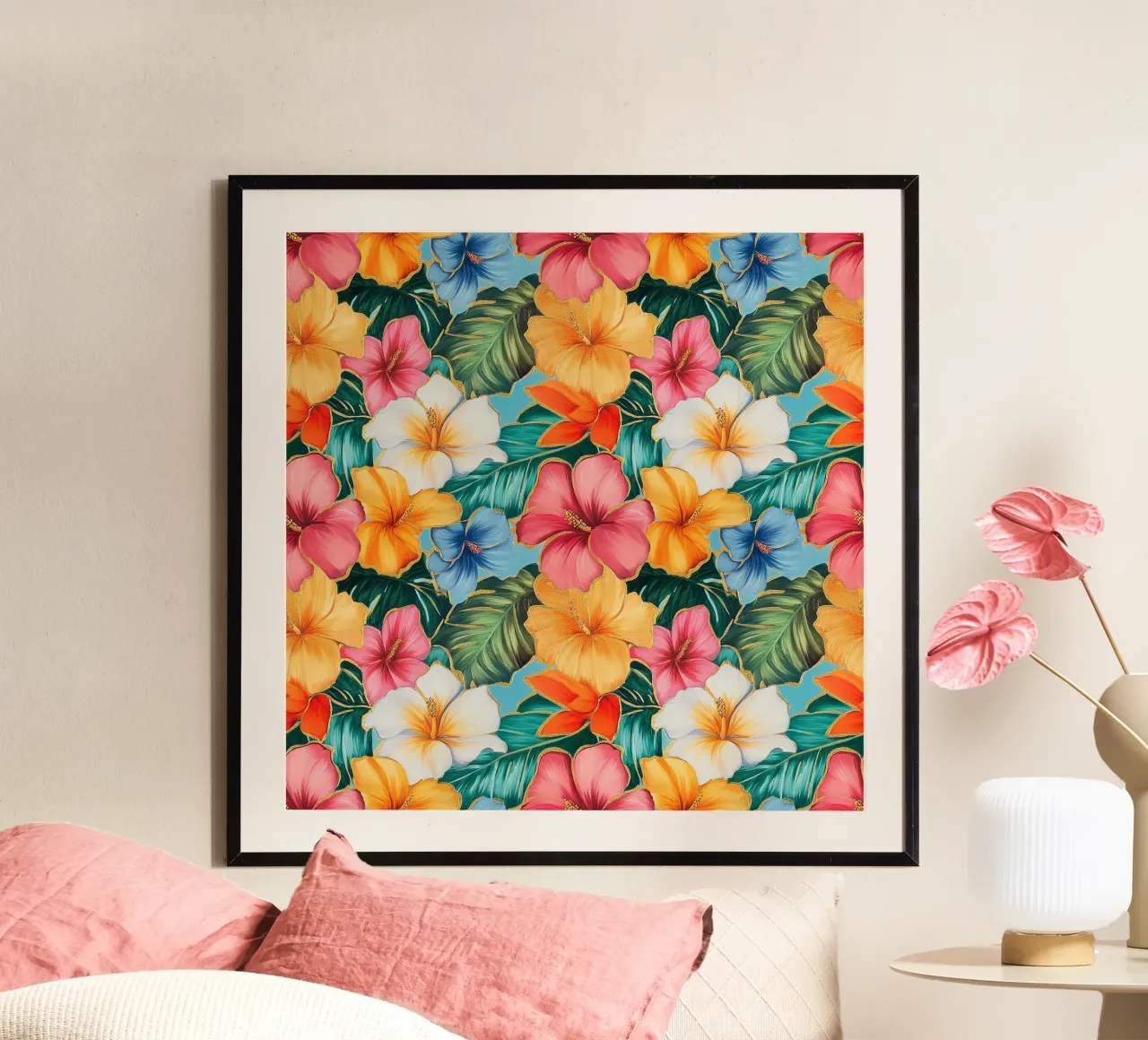 Fiori hawaiani dorati poster con telaio in plastica da Botanical Pattern House